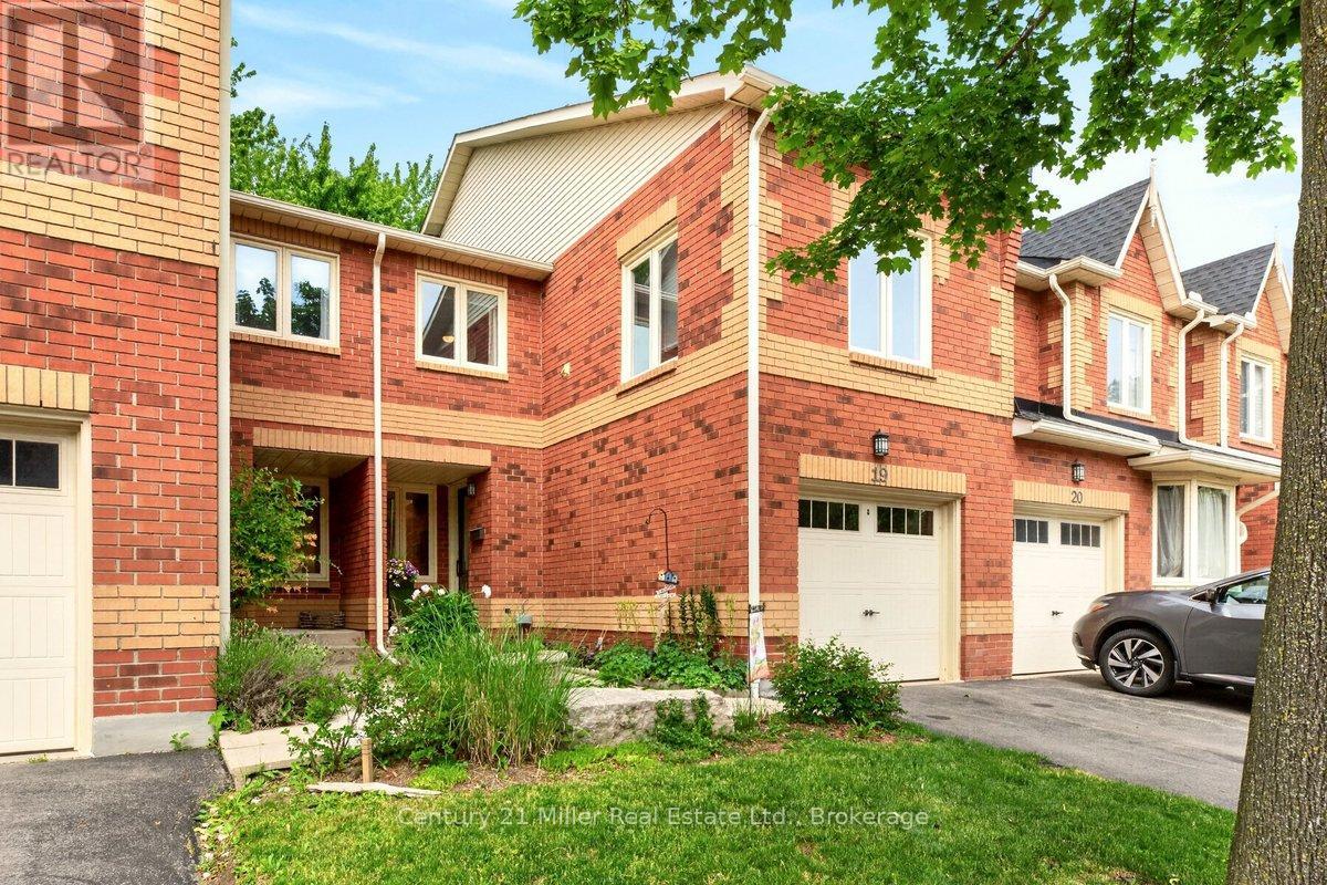 MLS® listing #29887660 for sale located at 19 - 2006 GLENADA CRESCENT