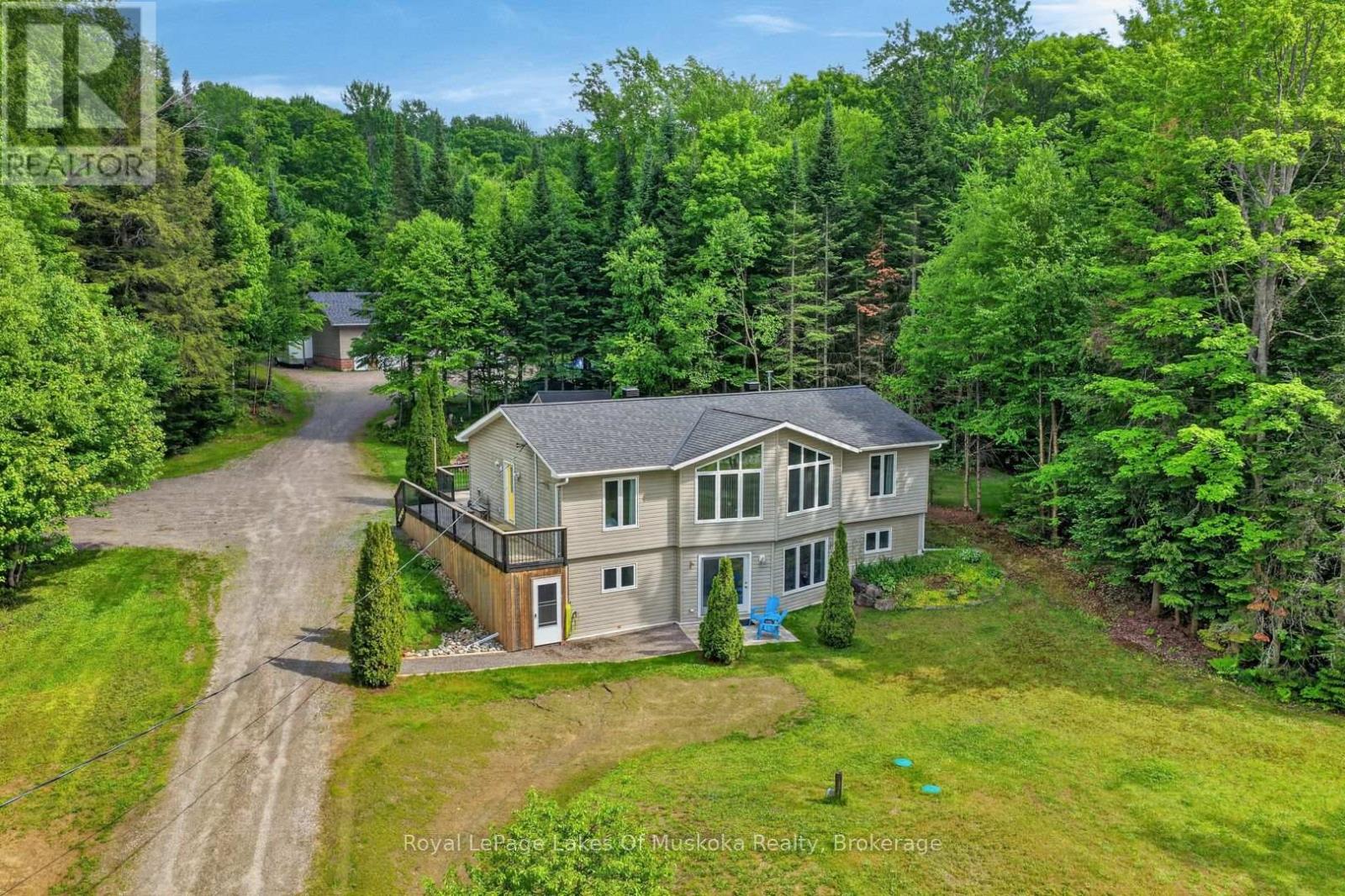 MLS® listing #29887696 for sale located at 1957 LONE PINE DRIVE S