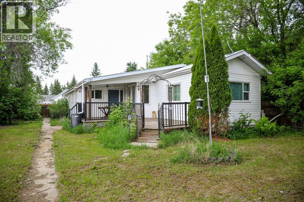 MLS® listing #29887901 for sale located at 121 Alberta Street