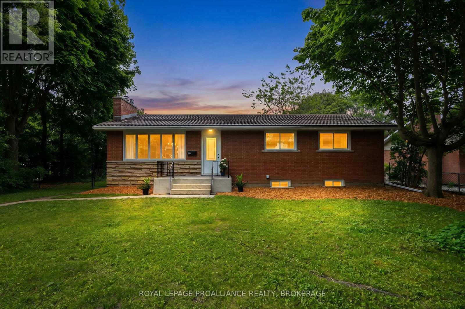 MLS® listing #29888156 for sale located at 59 METCALFE AVENUE