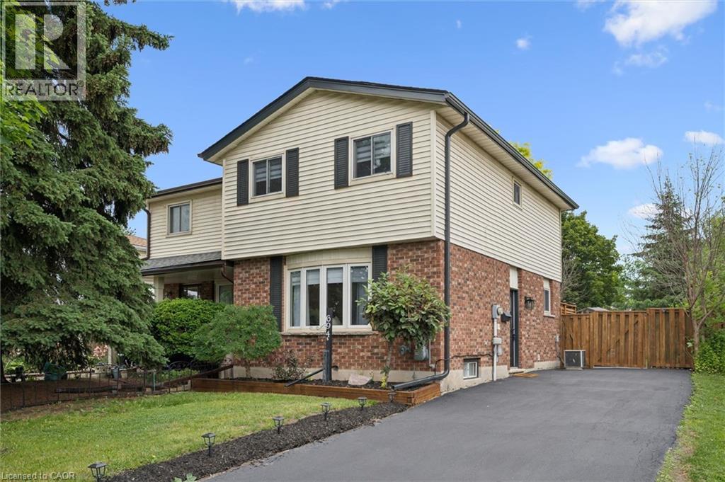 MLS® listing #29888323 for sale located at 694 HIGHPOINT Avenue Unit# B