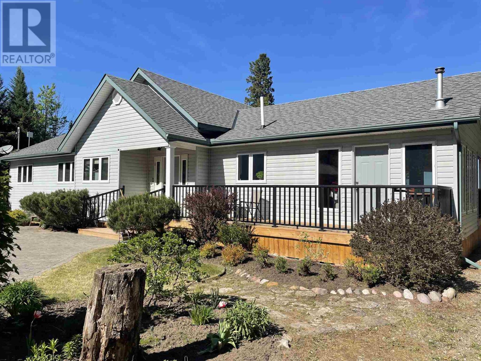 MLS® listing #29888909 for sale located at 2778 Canoe Point RD