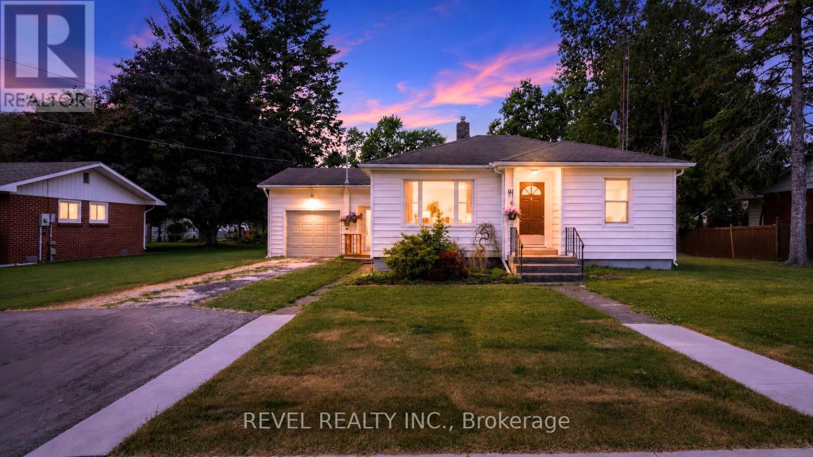 MLS® listing #29888935 for sale located at 91 LAMILA STREET
