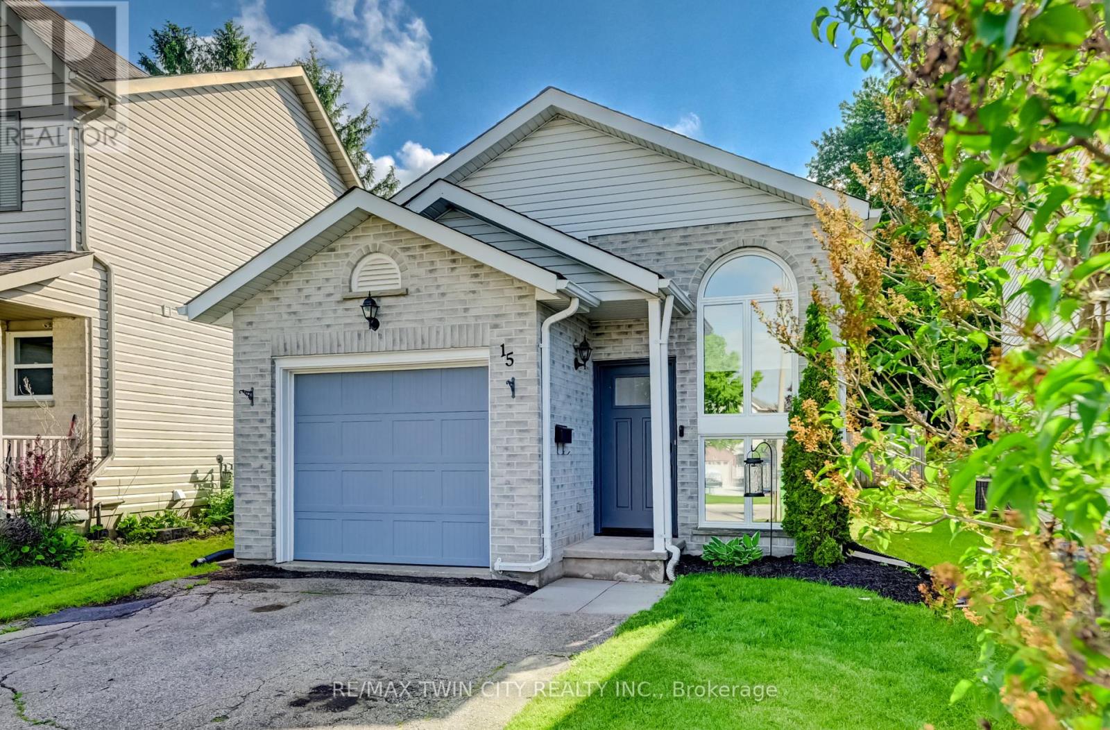 MLS® listing #29889725 for sale located at 15 MICHELLE COURT