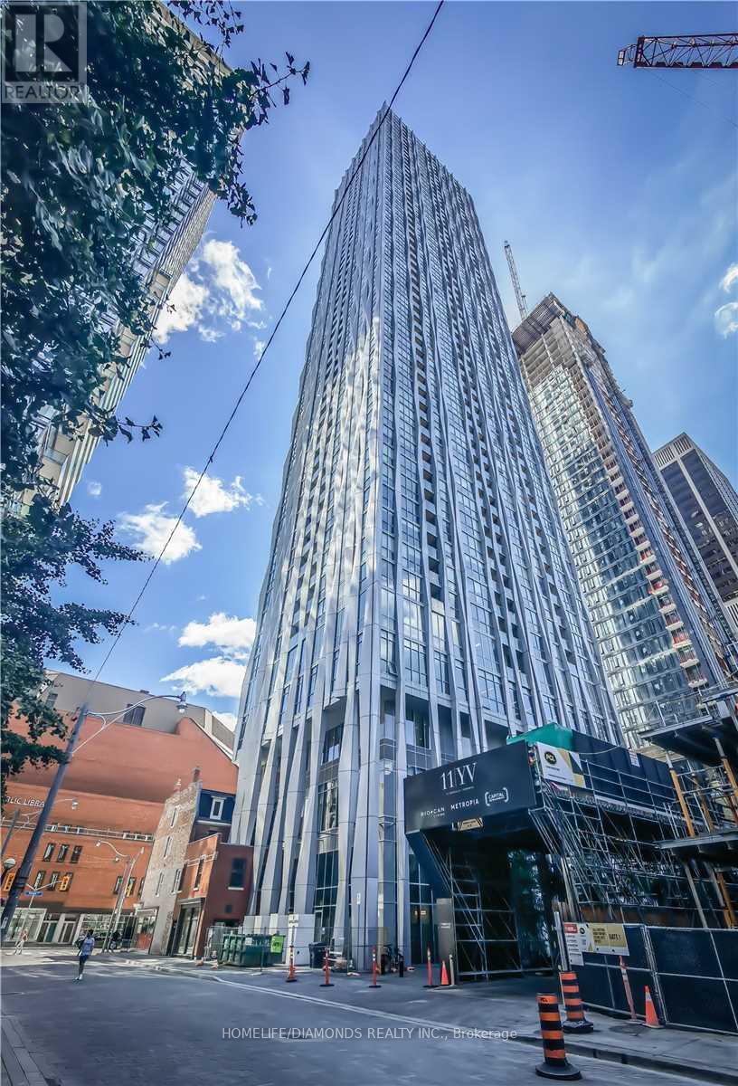 MLS® listing #29890336 for sale located at 3302 - 1 YORKVILLE AVENUE