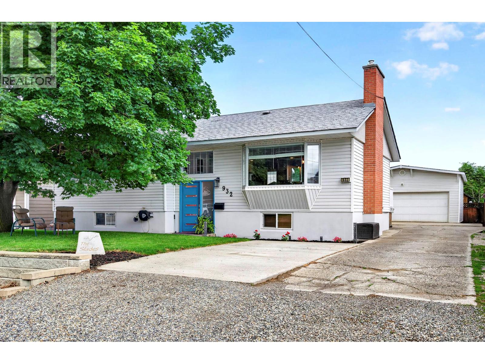 MLS® listing #29891214 for sale located at 932 RENFREW Avenue