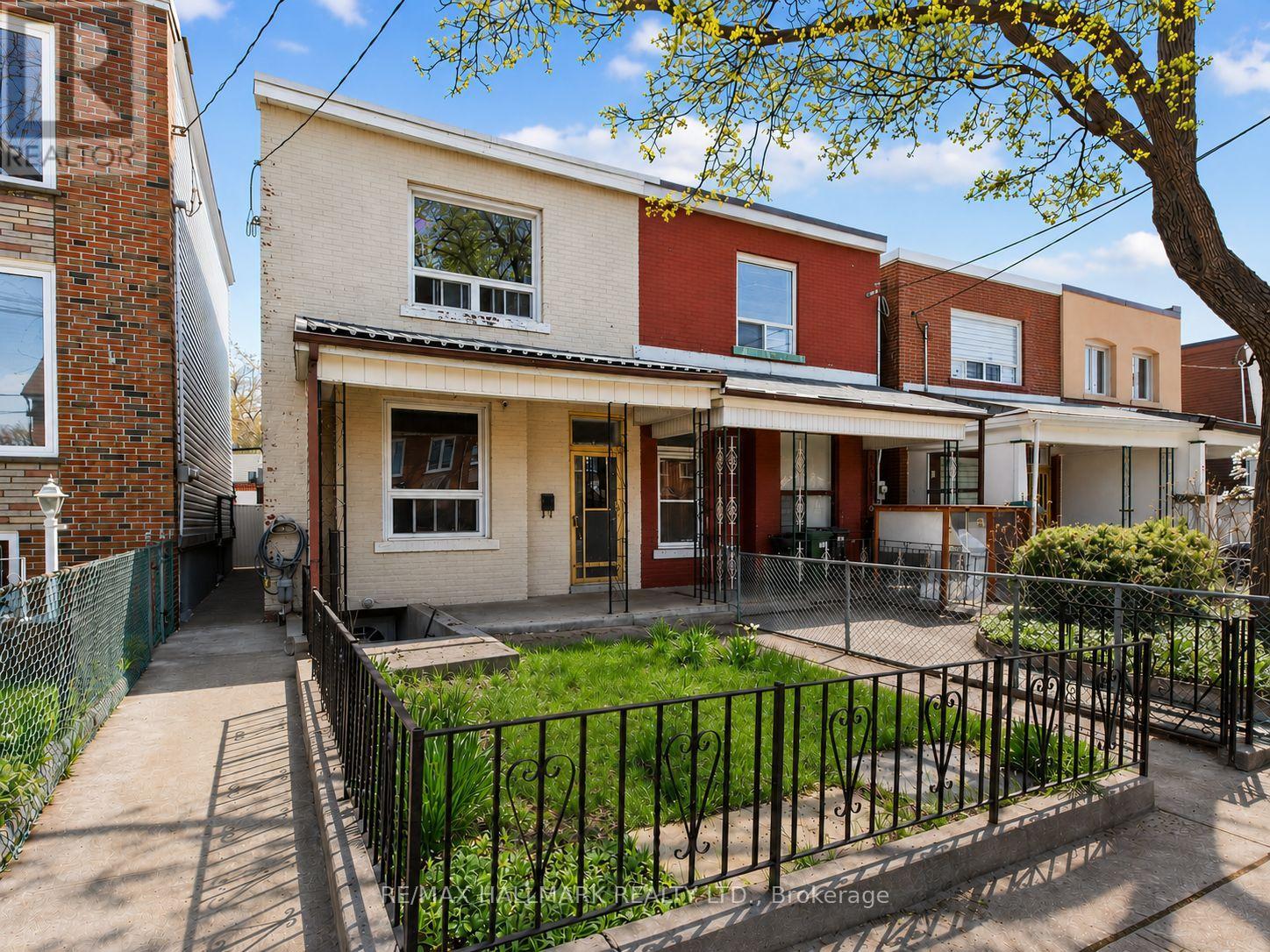 MLS® listing #29891981 for sale located at 141 PALMERSTON AVENUE