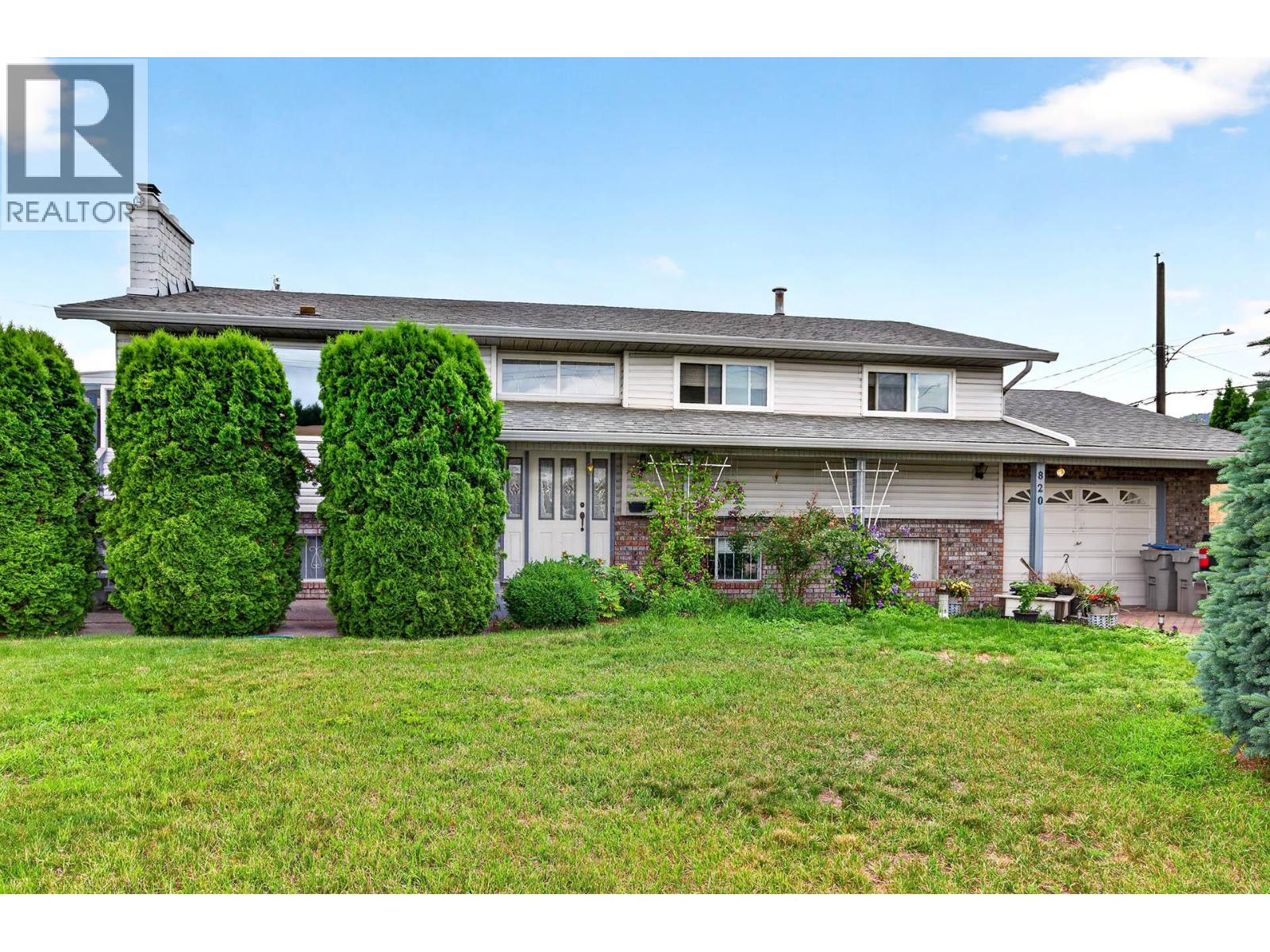 MLS® listing #29892049 for sale located at 820 INVERMERE Court