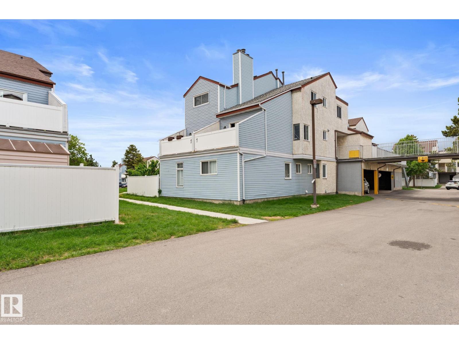 MLS® listing #29892195 for sale located at 45 LANCASTER TC NW
