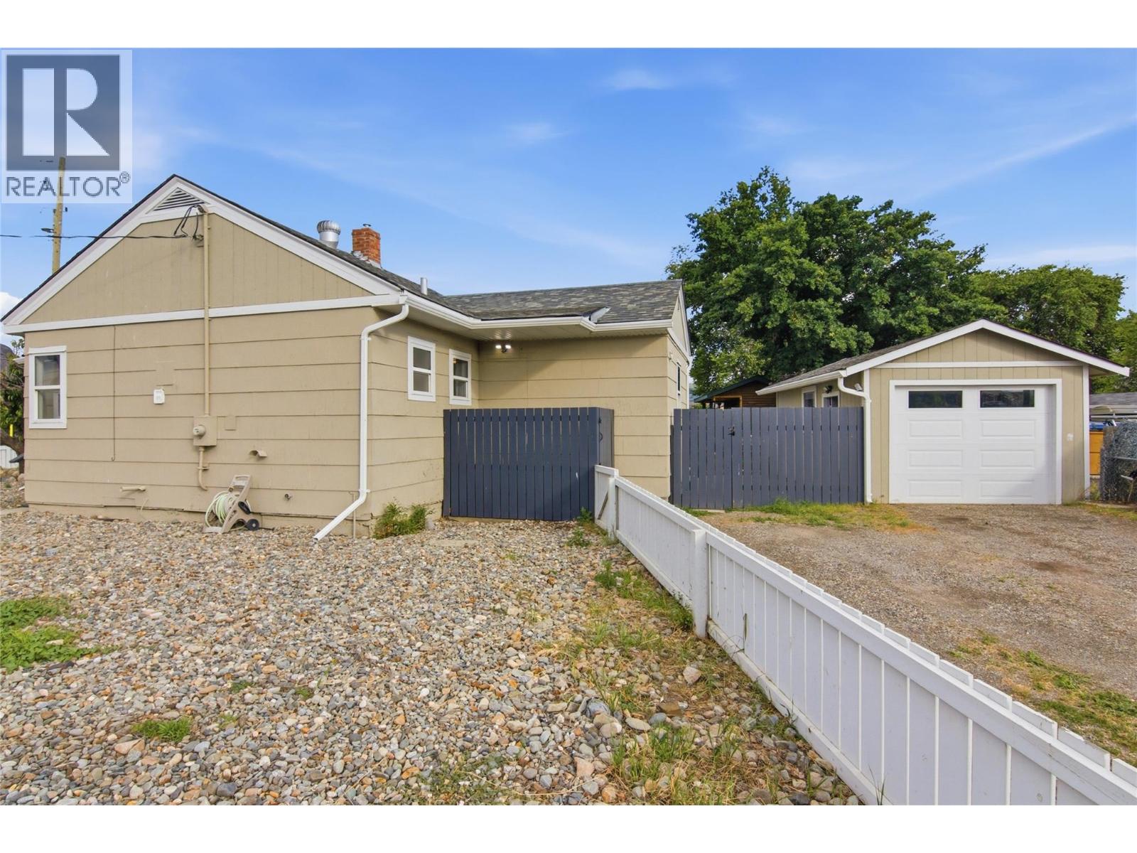 MLS® listing #29892483 for sale located at 121 Willow Street