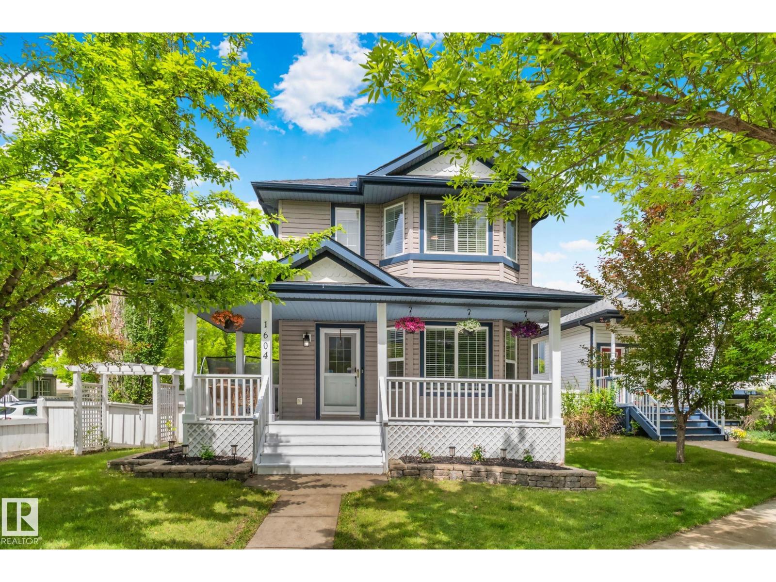 MLS® listing #29893809 for sale located at 1604 TOMPKINS PL NW NW