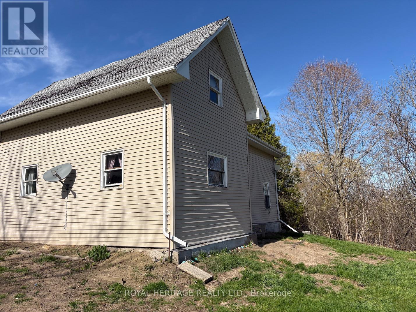 MLS® listing #29894026 for sale located at 322 DINGMAN ROAD
