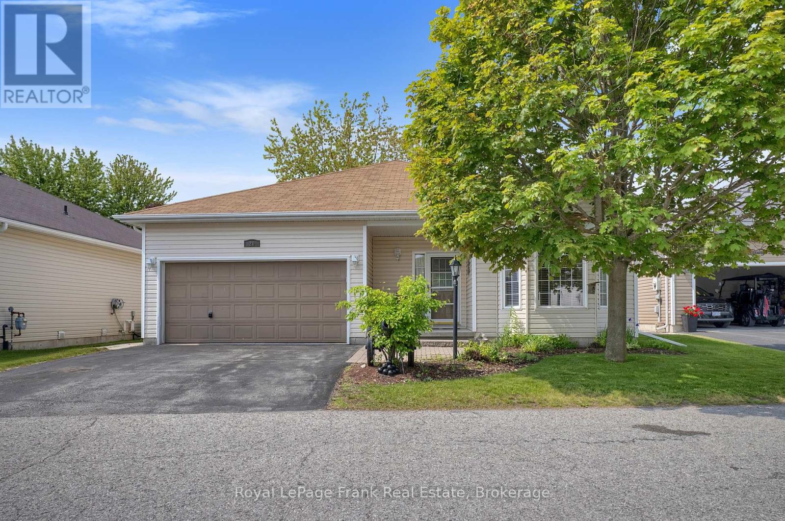 MLS® listing #29894230 for sale located at 20 KISSINGBRIDGE LANE