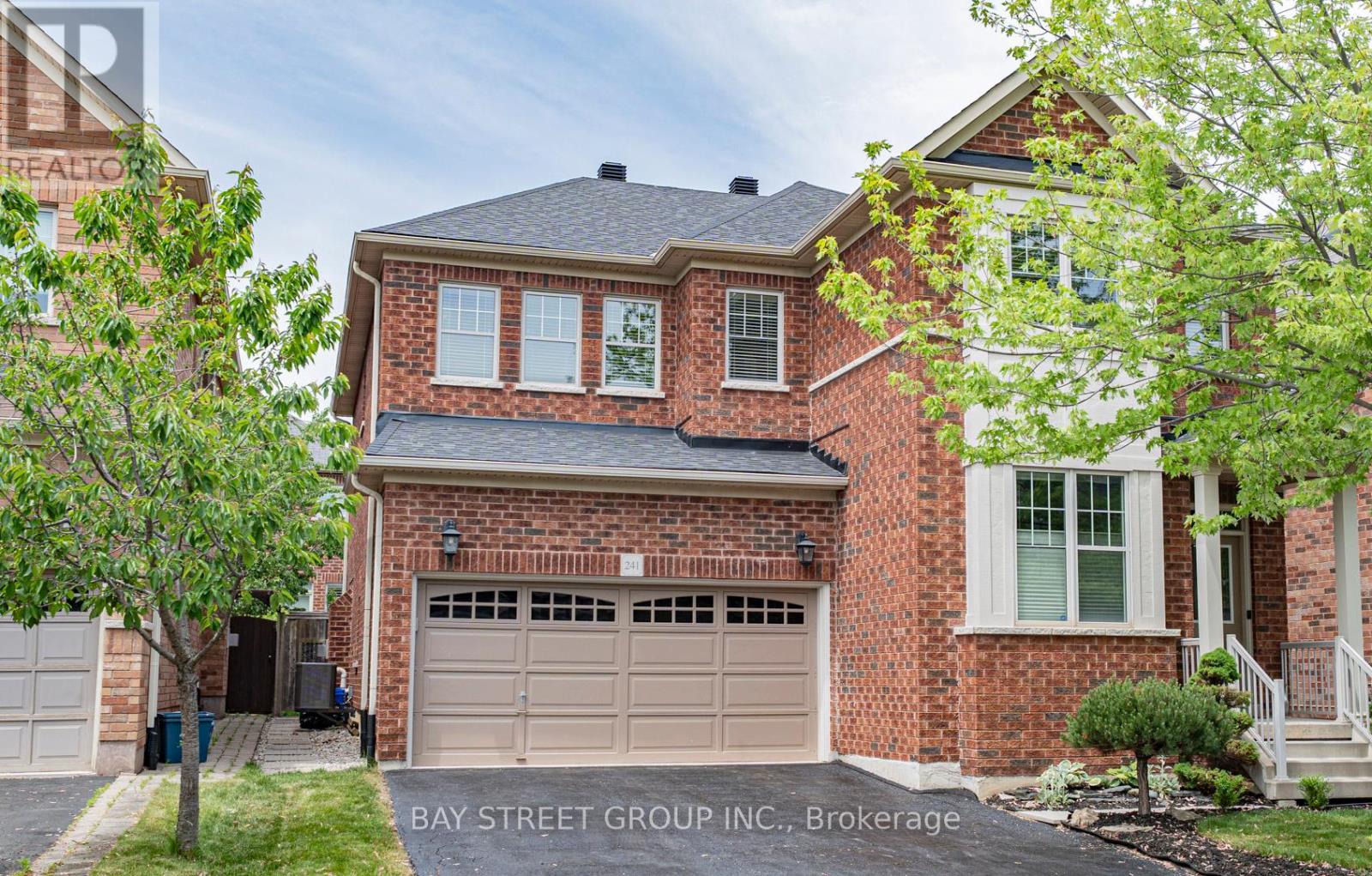 MLS® listing #29894329 for sale located at 241 JARRETT CROSS