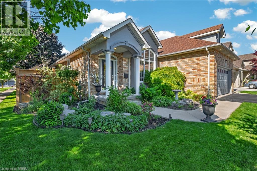 MLS® listing #29895334 for sale located at 62 VARLEY Crescent
