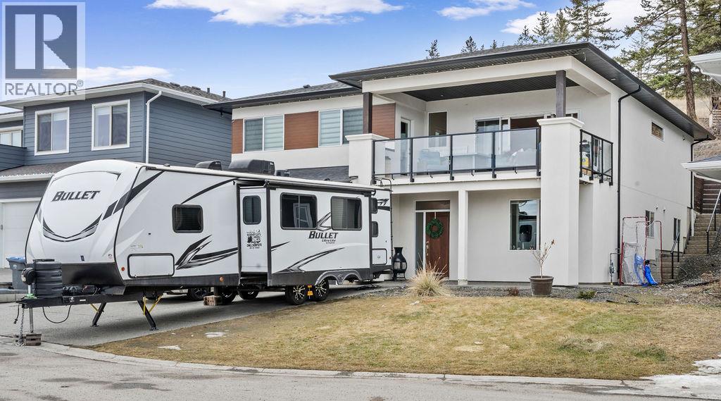 MLS® listing #29895913 for sale located at 544 EDINBURGH Court