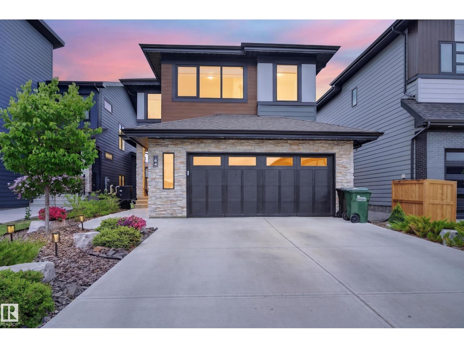 MLS® listing #29896440 for sale located at 54 AMESBURY WD