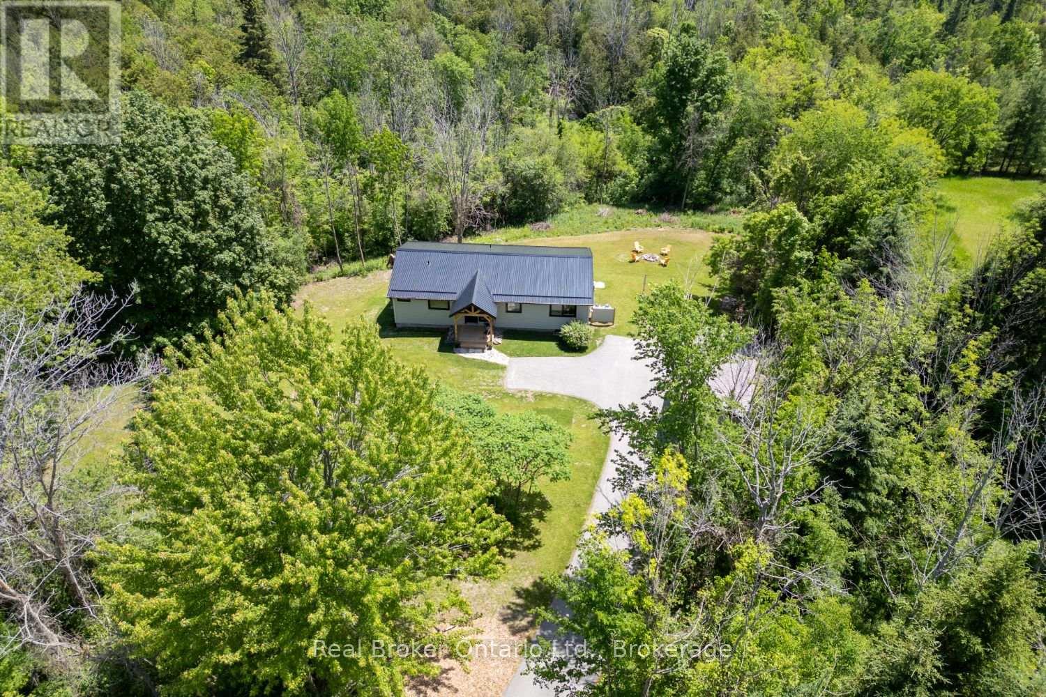 MLS® listing #29897385 for sale located at 250 SILVER HEIGHTS DRIVE