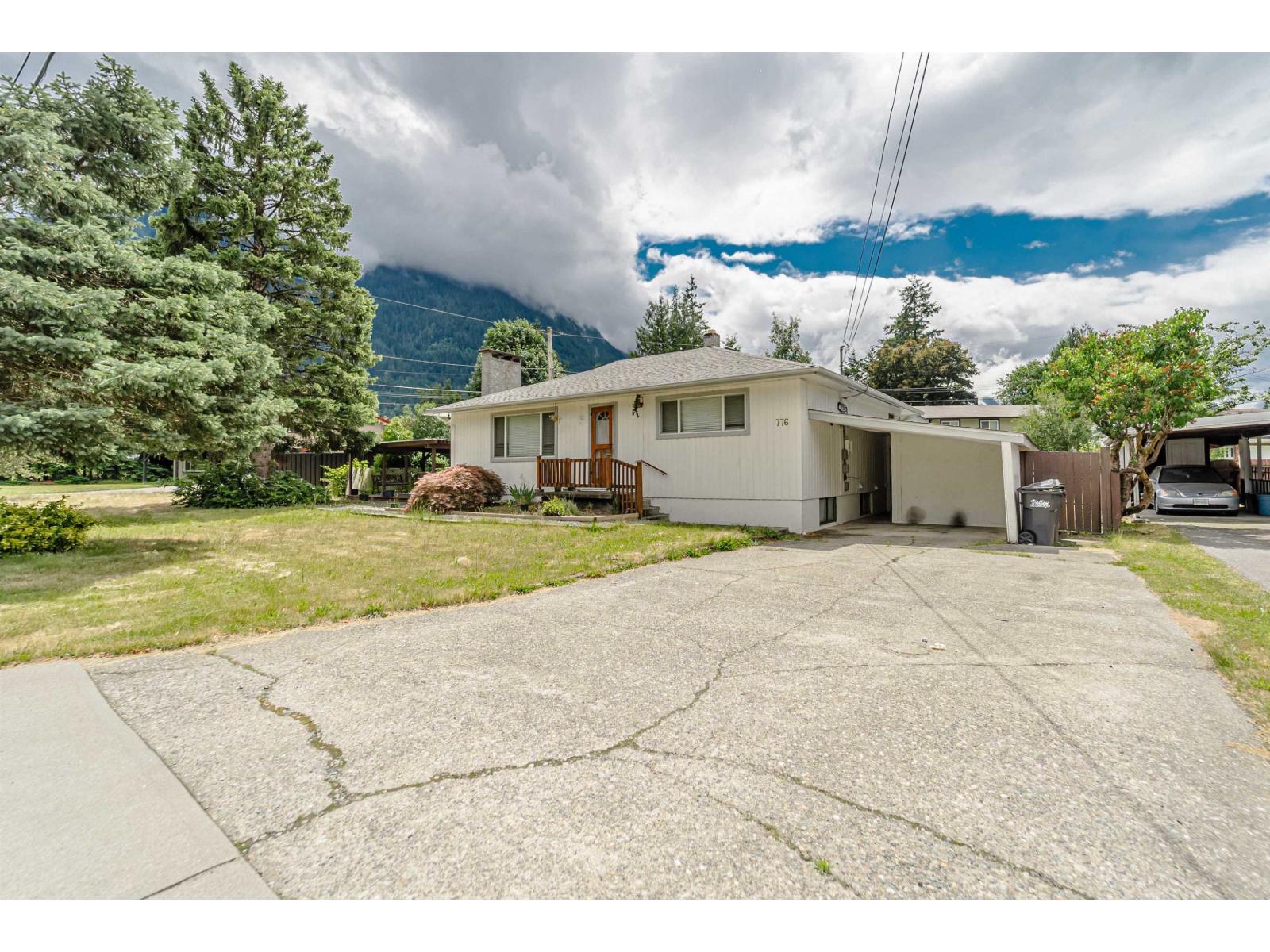 MLS® listing #29897412 for sale located at 776 7TH AVENUE|Hope