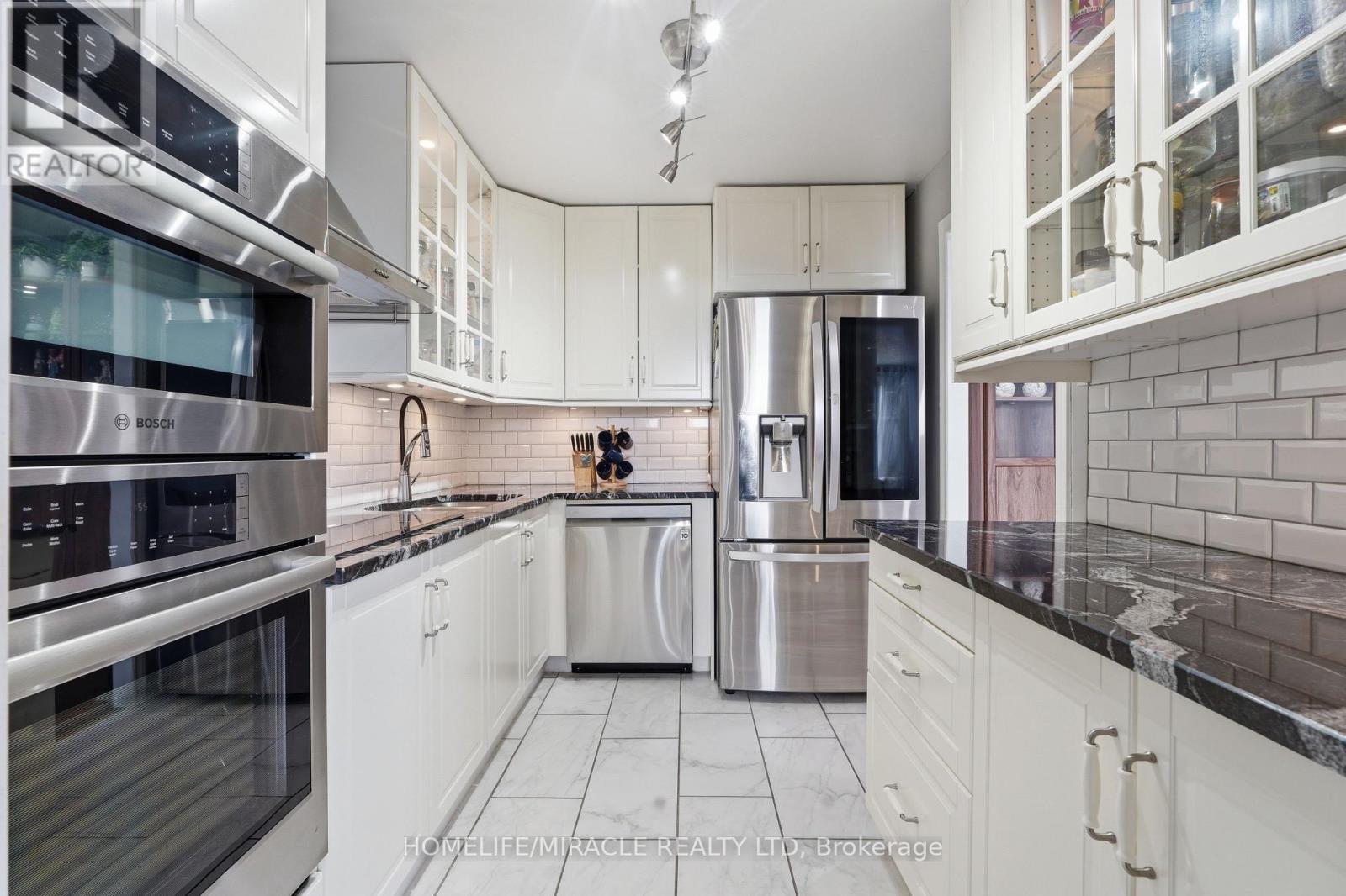 MLS® listing #29898079 for sale located at 809 - 1100 COURTLAND AVENUE E