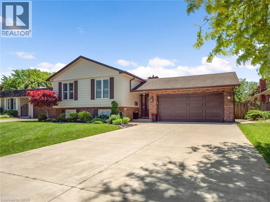 MLS® listing #29898162 for sale located at 6986 GLENGOWAN Crescent