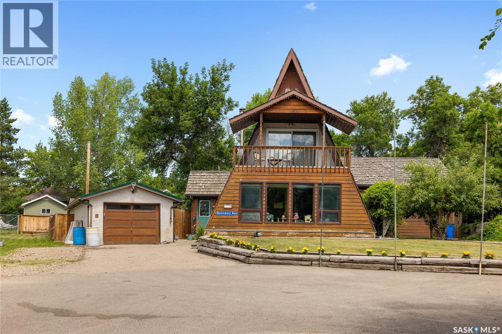 MLS® listing #29899677 for sale located at 172 Boundary AVENUE