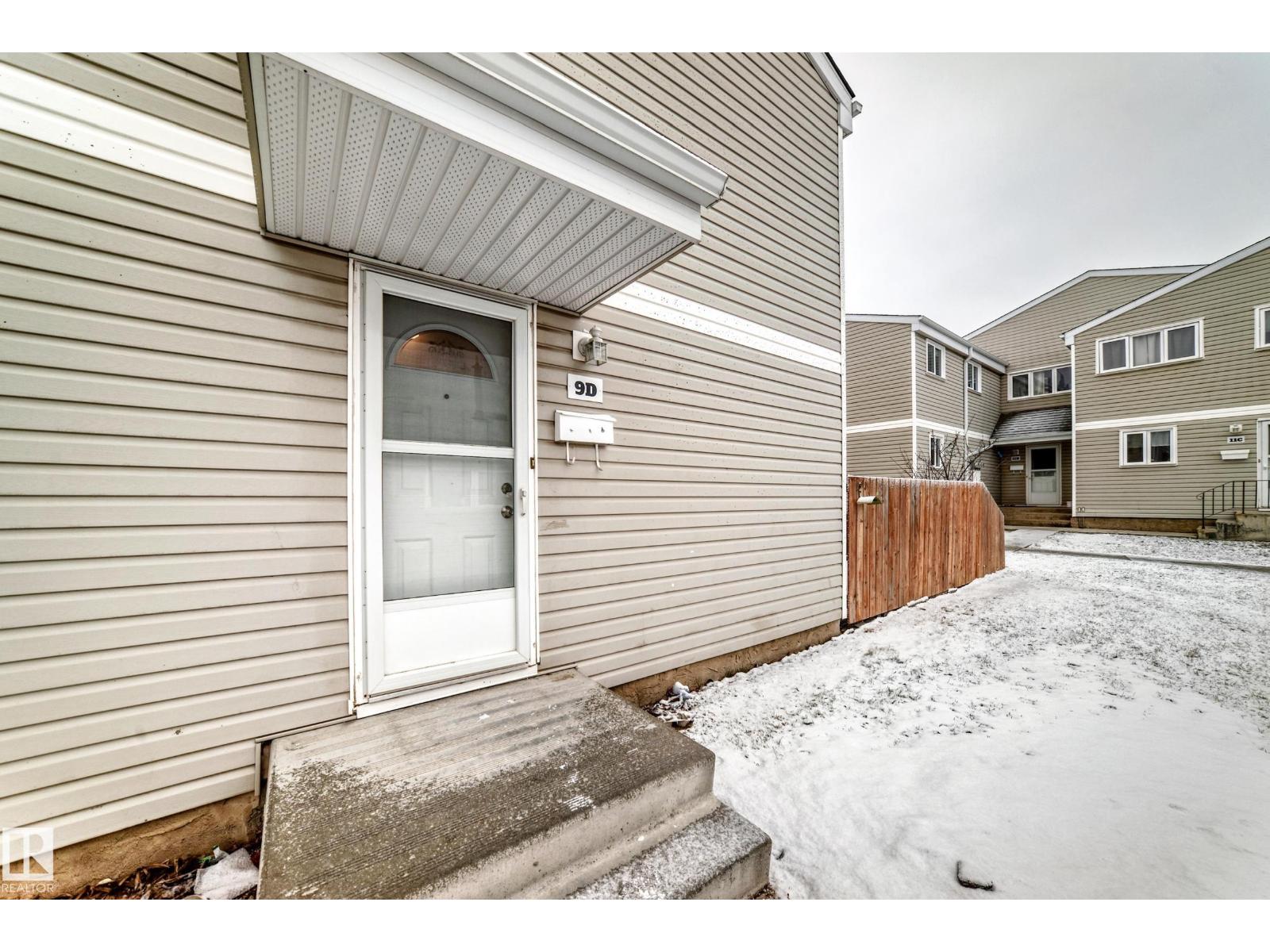MLS® listing #29899868 for sale located at 9D CASTLE TC NW