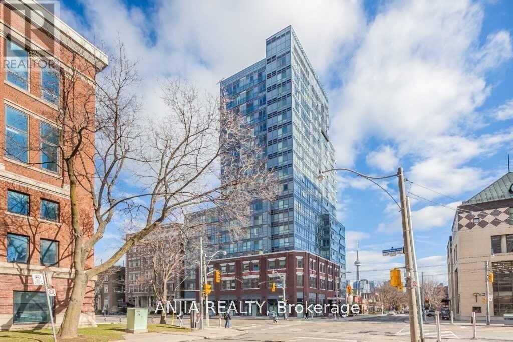 MLS® listing #29899876 for sale located at LPH07 - 181 HURON STREET
