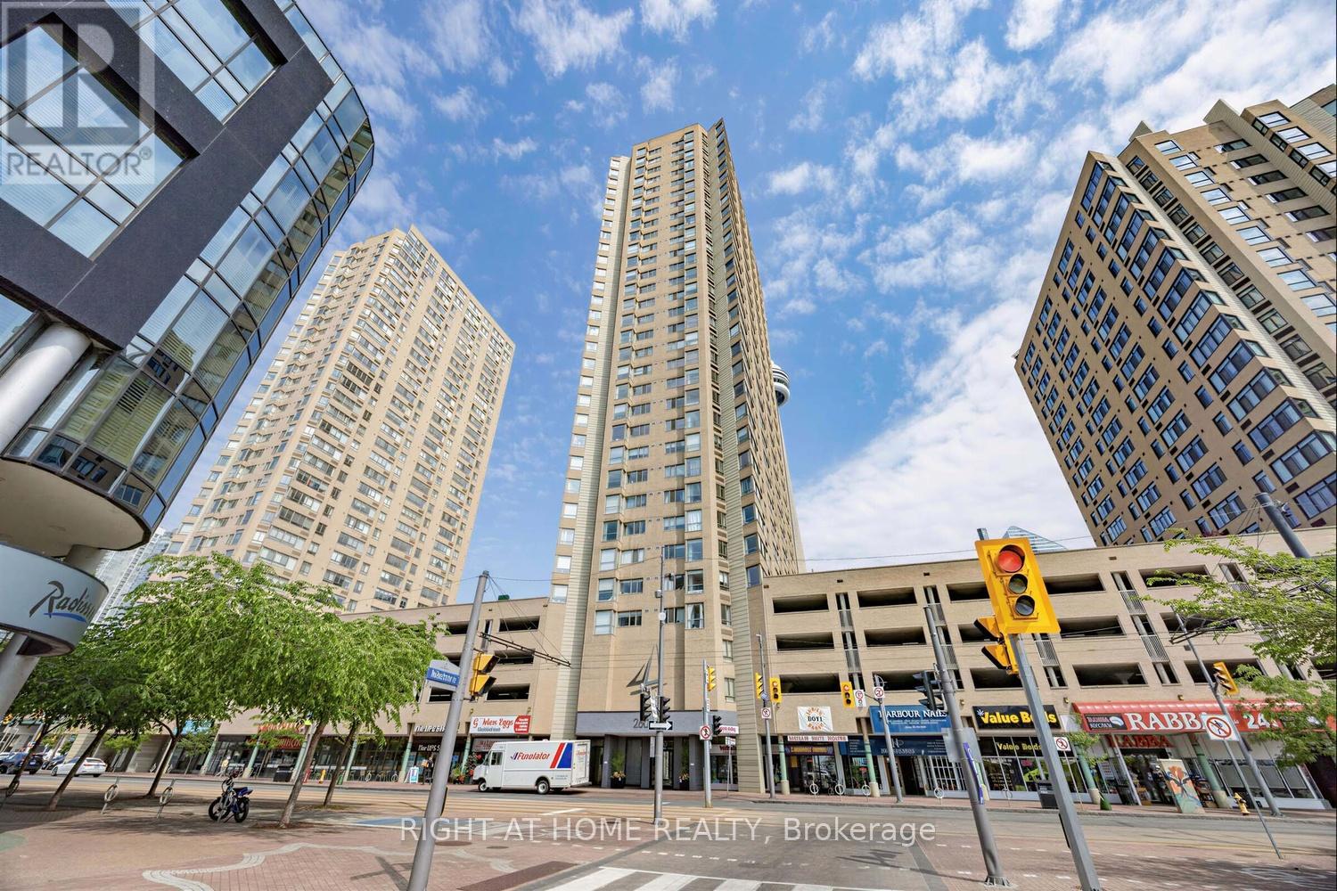 MLS® listing #29899897 for sale located at 1906 - 260 QUEENS QUAY W
