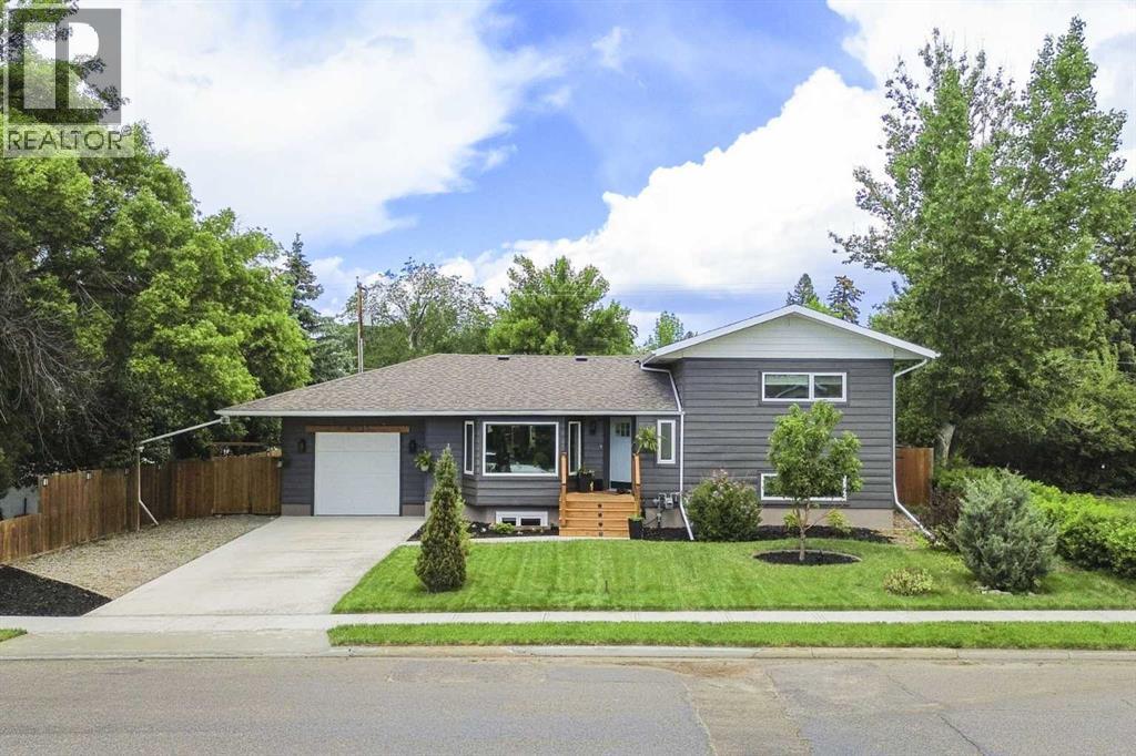 MLS® listing #29899969 for sale located at 236 50 Avenue E
