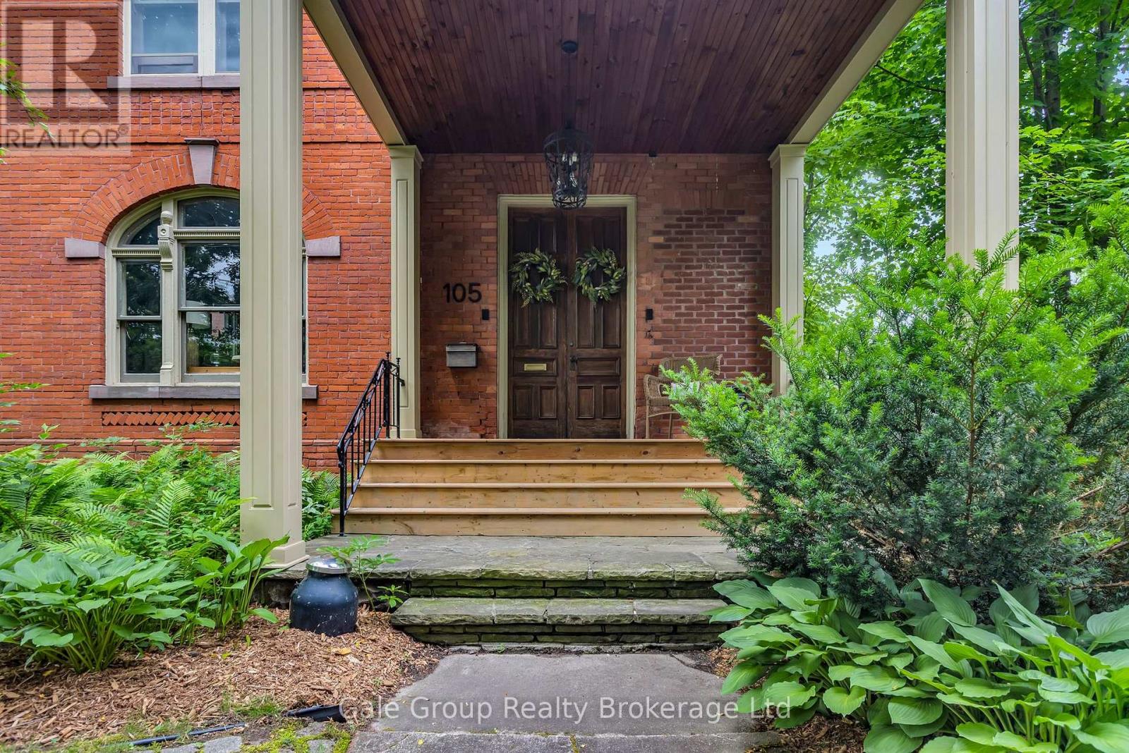 MLS® listing #29899987 for sale located at 105 VANSITTART AVENUE