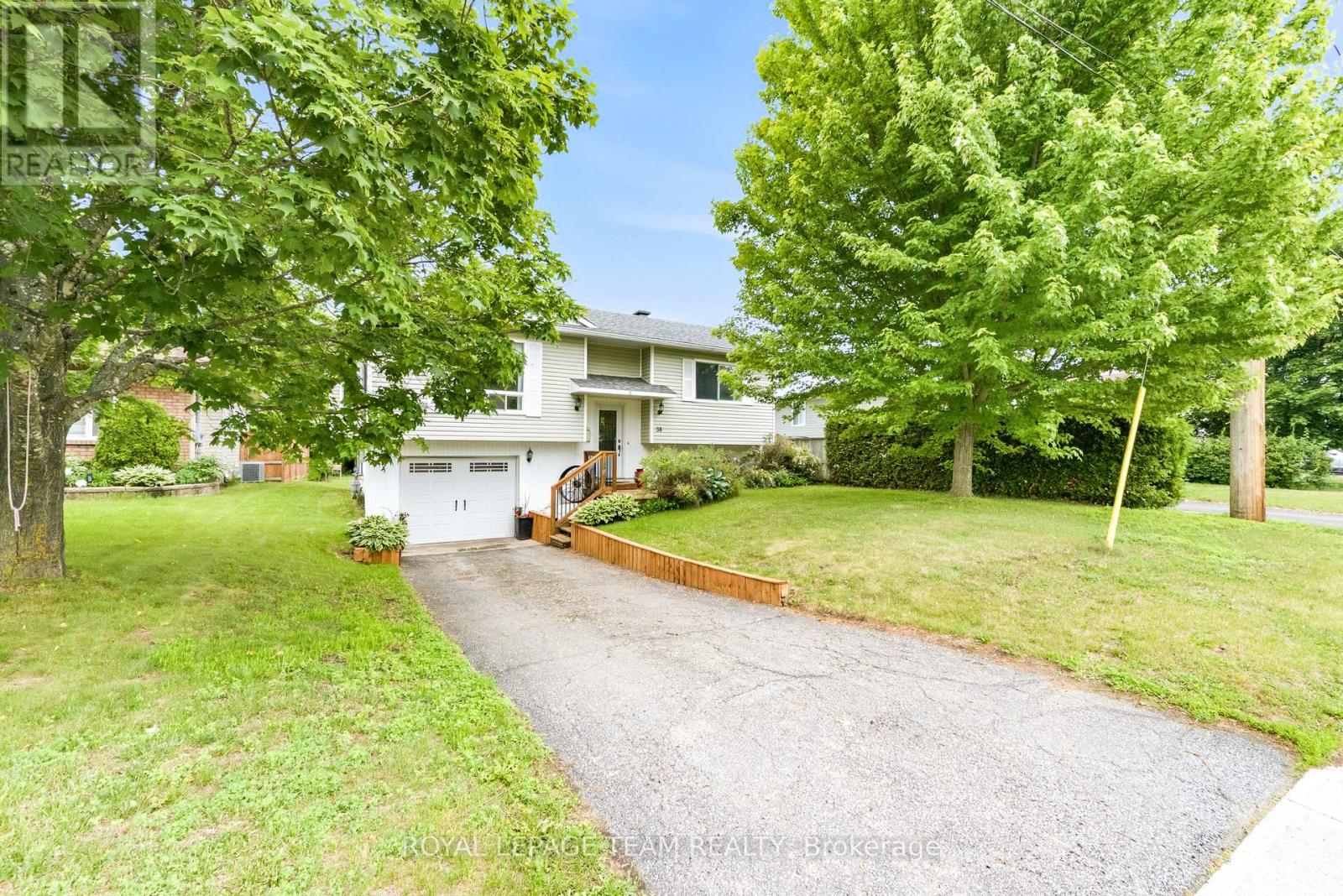 MLS® listing #29900087 for sale located at 58 SEVENTH AVENUE