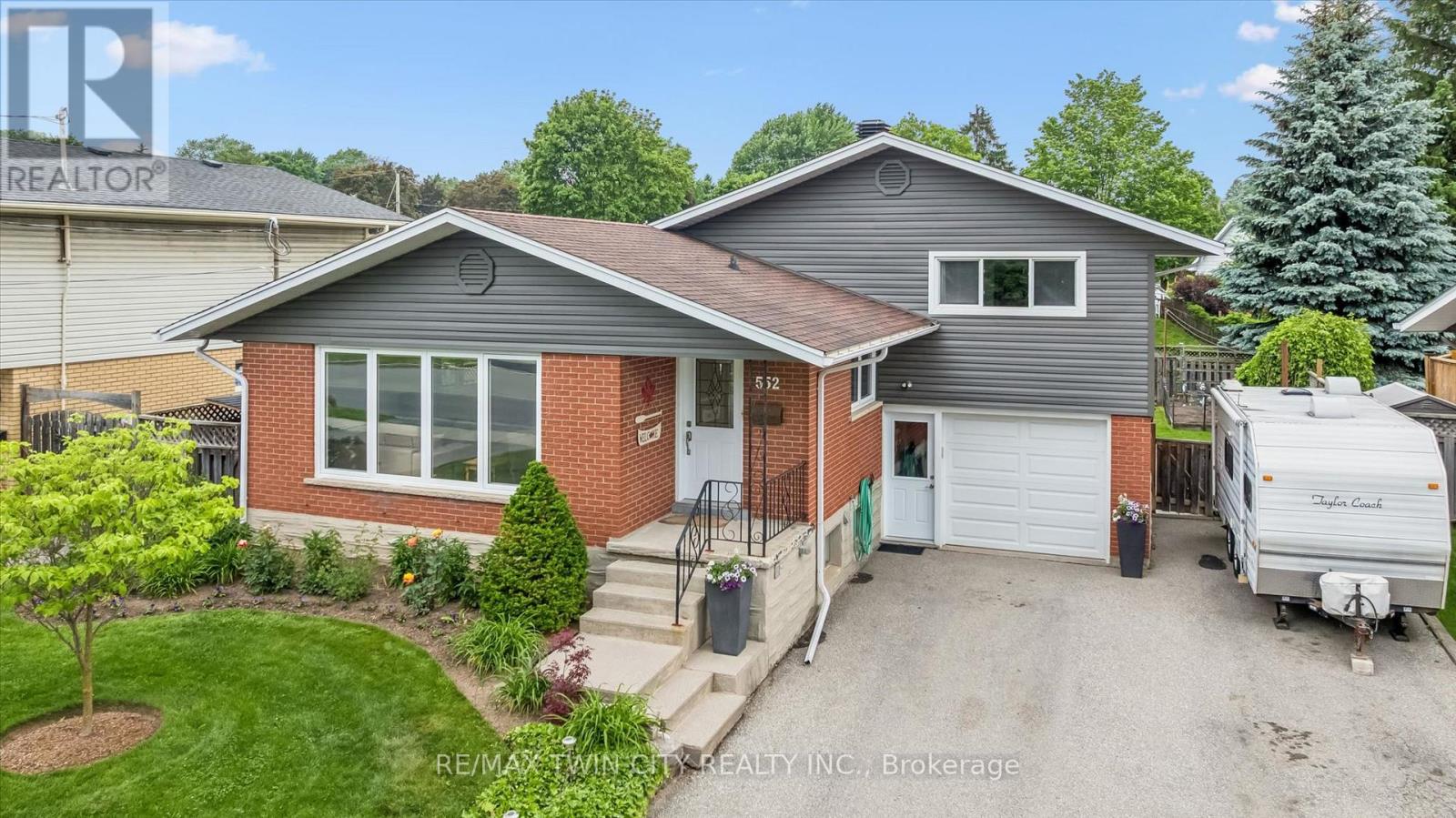 MLS® listing #29900363 for sale located at 552 GREENBROOK DRIVE