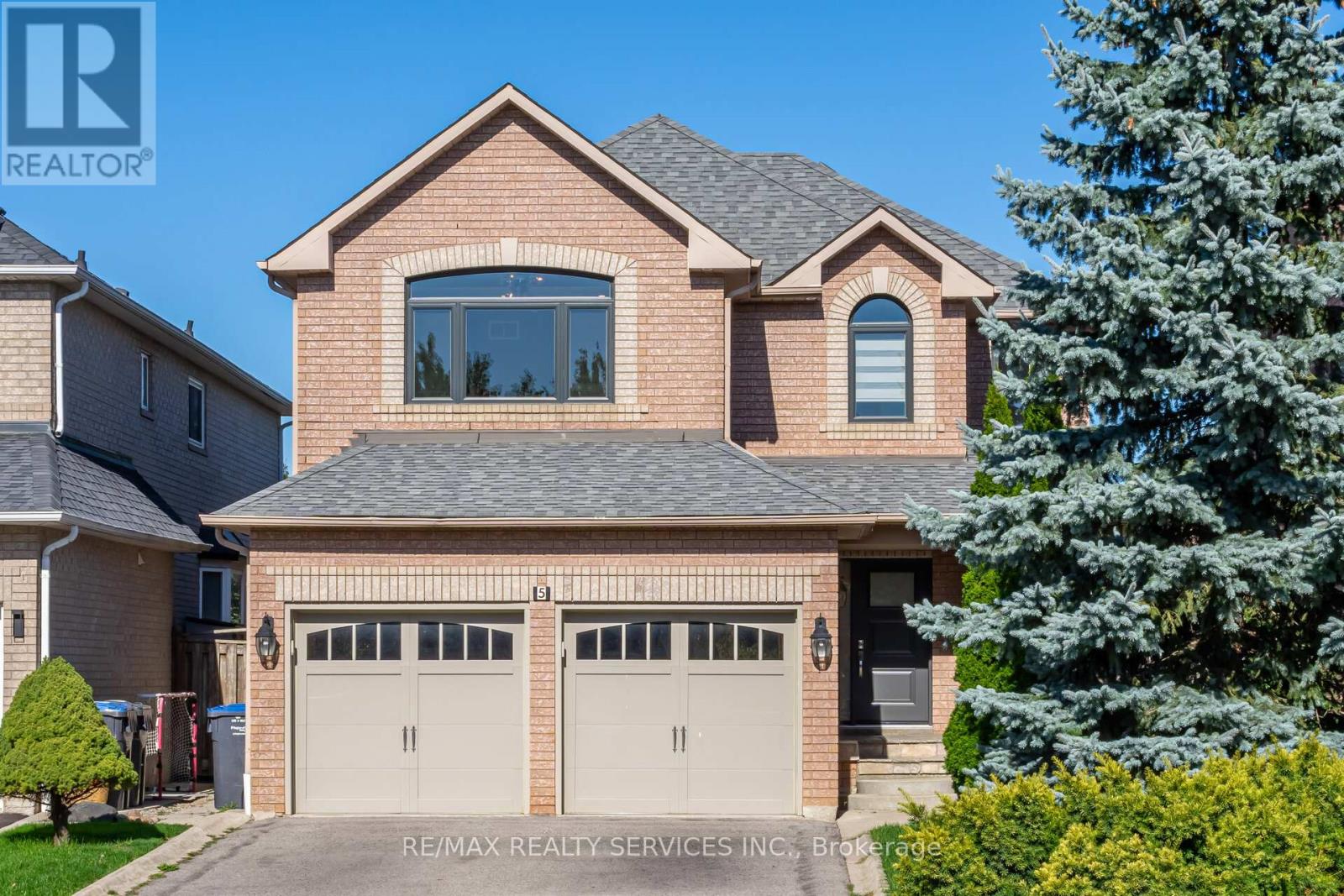 MLS® listing #29900405 for sale located at 5 MELROSE GARDENS