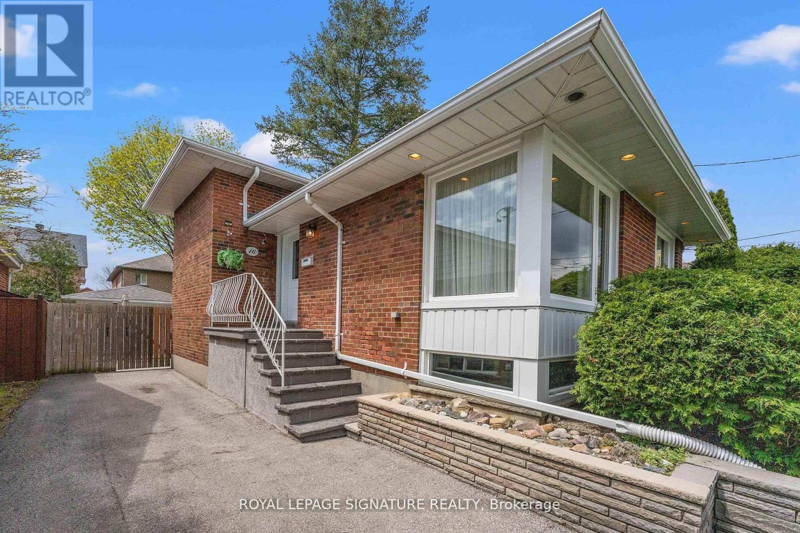MLS® listing #29900765 for sale located at 16 SHREWSBURY SQUARE
