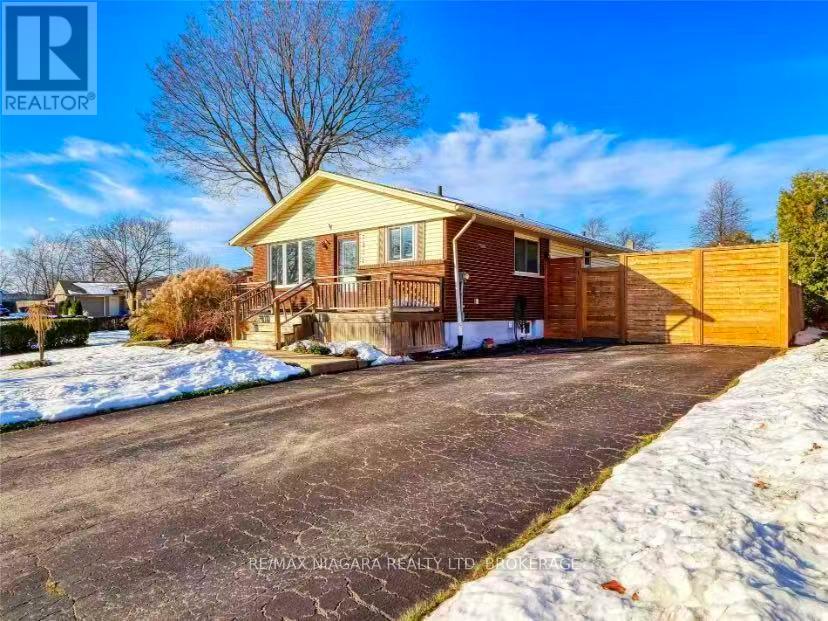 MLS® listing #29900867 for sale located at 7371 NORTH DORSET PLACE