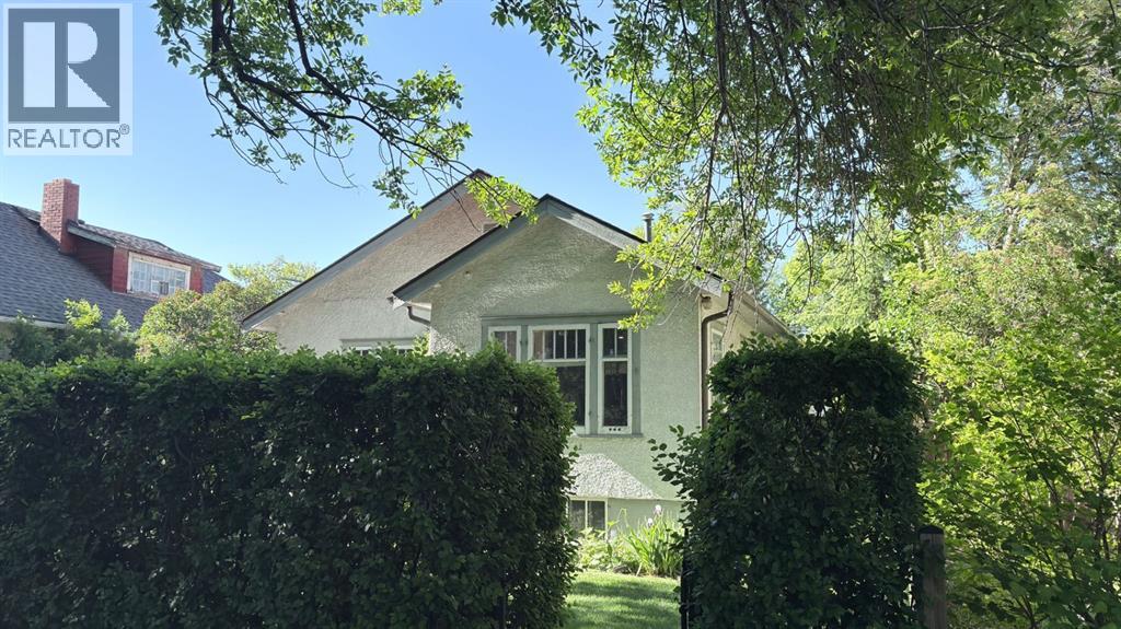 MLS® listing #29901550 for sale located at 206 11 Avenue NE