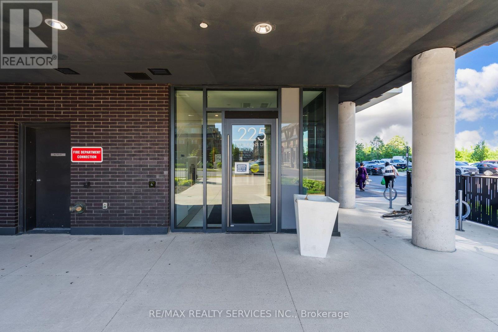 MLS® listing #29901619 for sale located at 909 - 225 VETERANS DRIVE