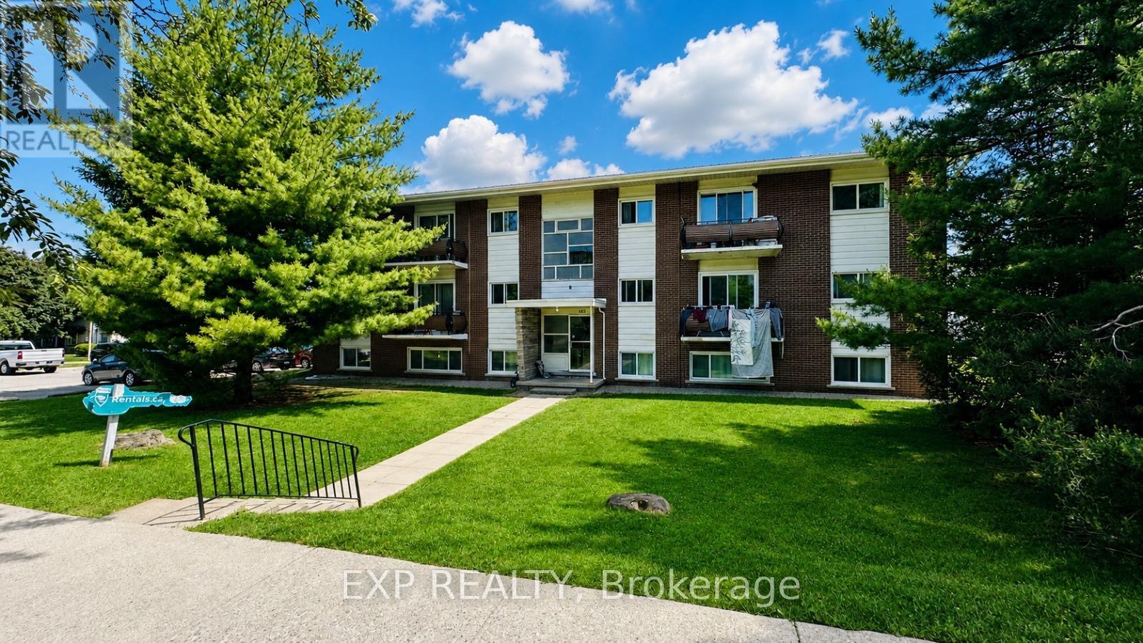 MLS® listing #29901828 for sale located at 2 - 428 BARRIE PLACE