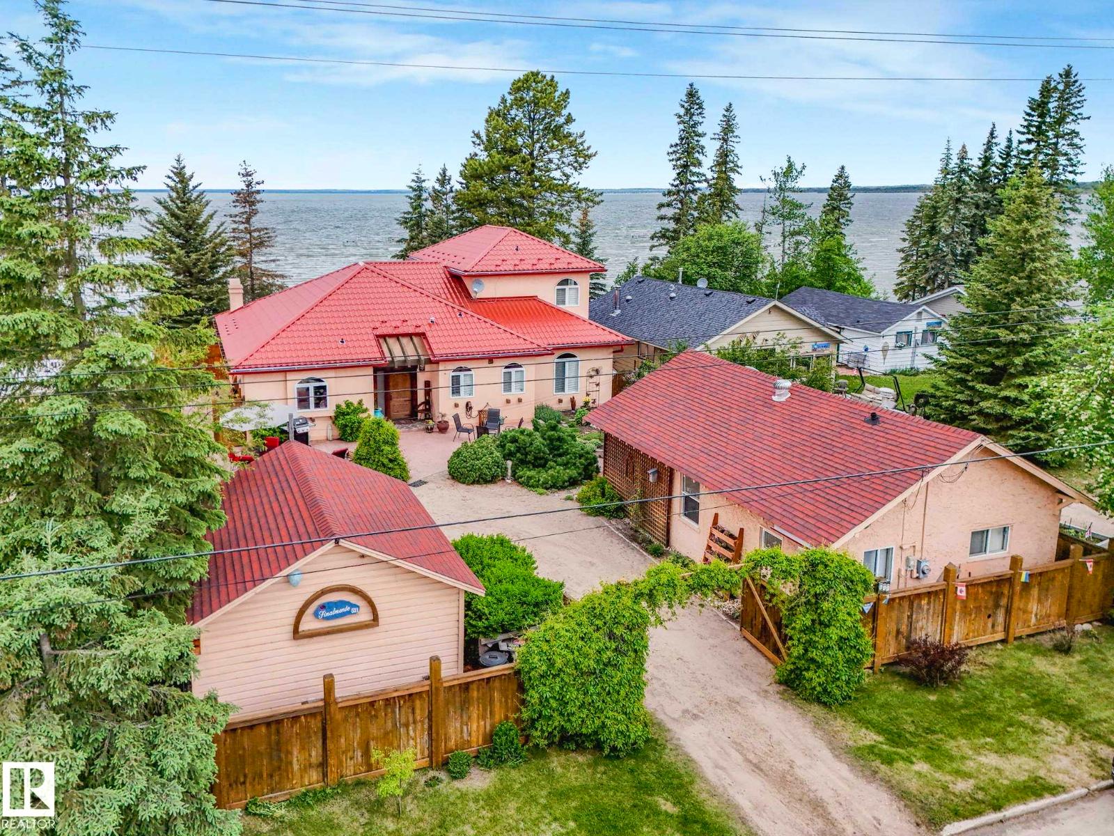 MLS® listing #29901904 for sale located at 511 1 AV