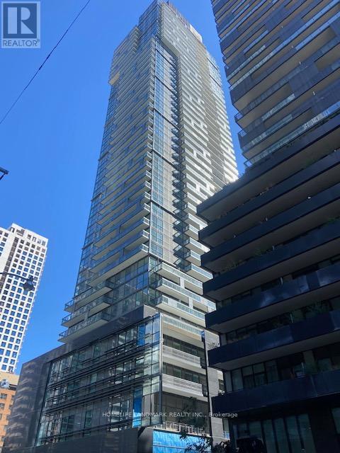 MLS® listing #29901992 for sale located at 905 - 39 ROEHAMPTON AVENUE