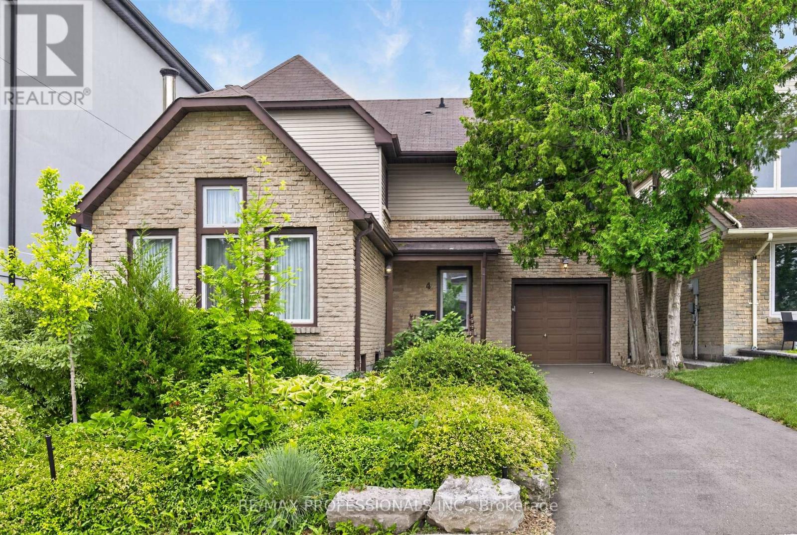 MLS® listing #29902196 for sale located at 4 BIGHAM CRESCENT