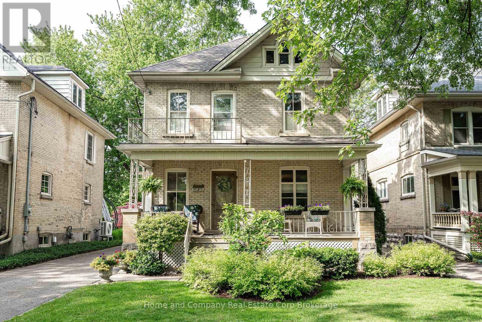 MLS® listing #29903500 for sale located at 193 DOUGLAS STREET