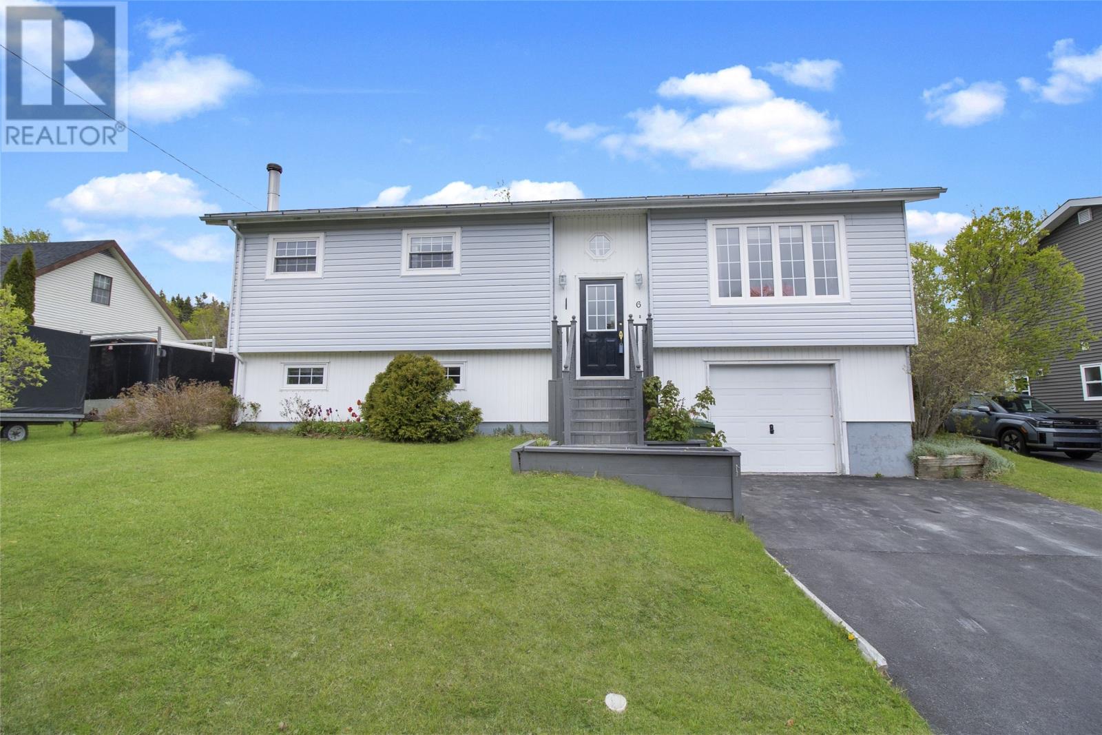 MLS® listing #29903613 for sale located at 6 Drover Place