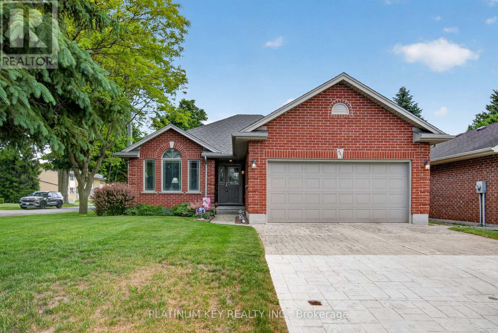 MLS® listing #29903618 for sale located at 441 DRURY LANE