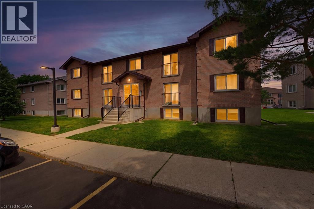 MLS® listing #29903651 for sale located at 331 NORTHLAKE Drive Unit# 5