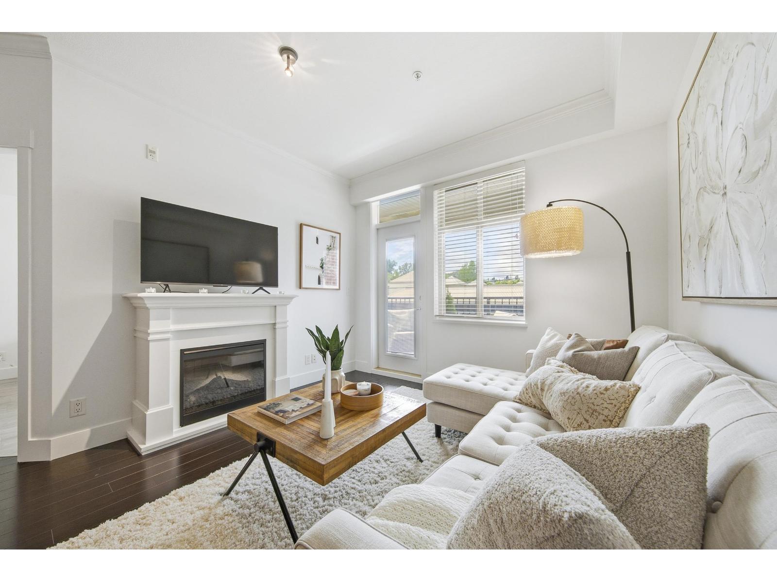 MLS® listing #29903827 for sale located at 216 2632 PAULINE STREET