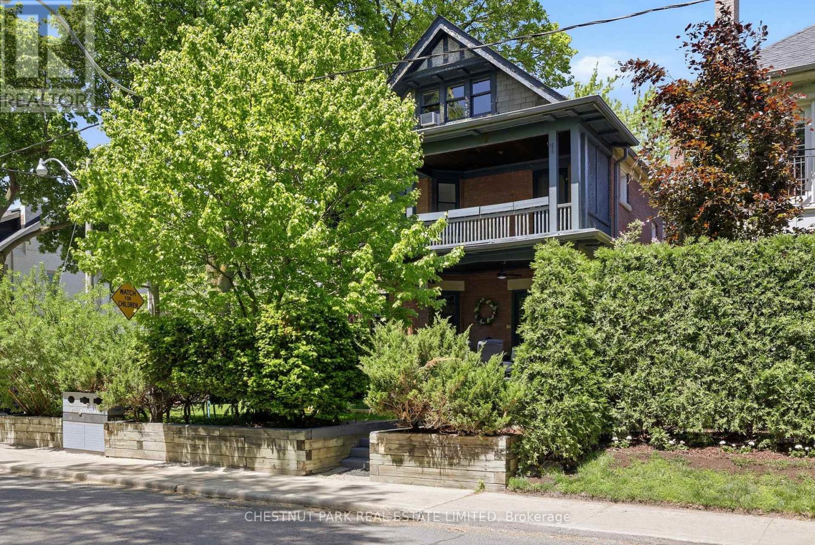 MLS® listing #29904930 for sale located at 490 SUMMERHILL AVENUE
