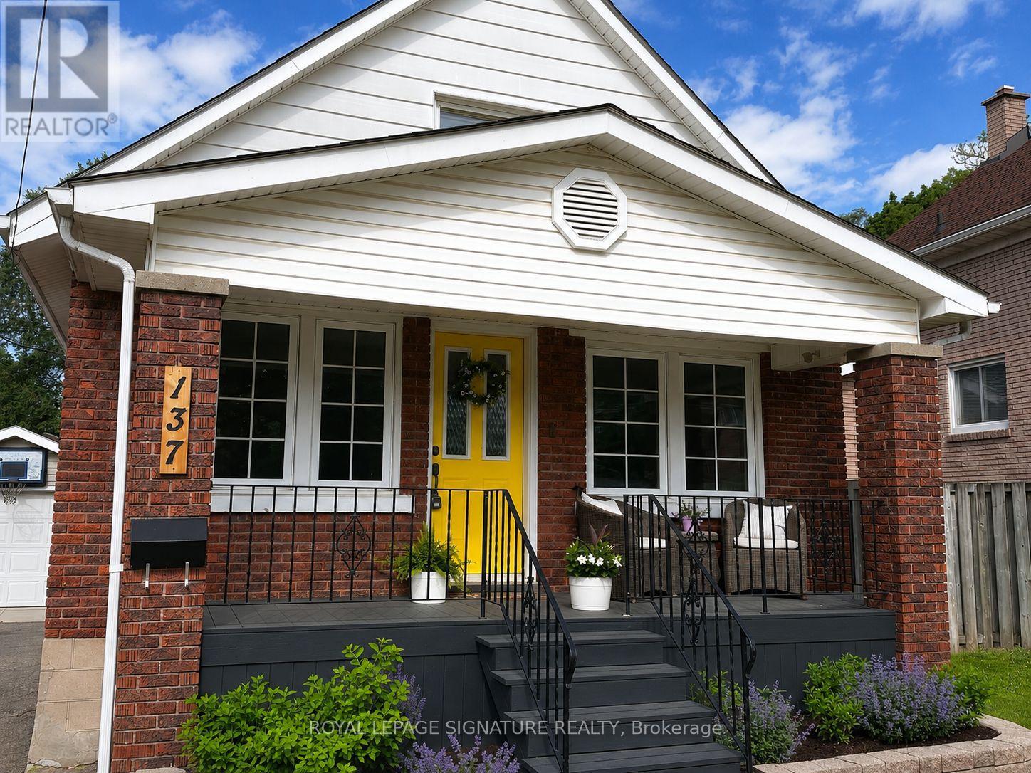 MLS® listing #29905114 for sale located at 137 LANCASTER STREET W