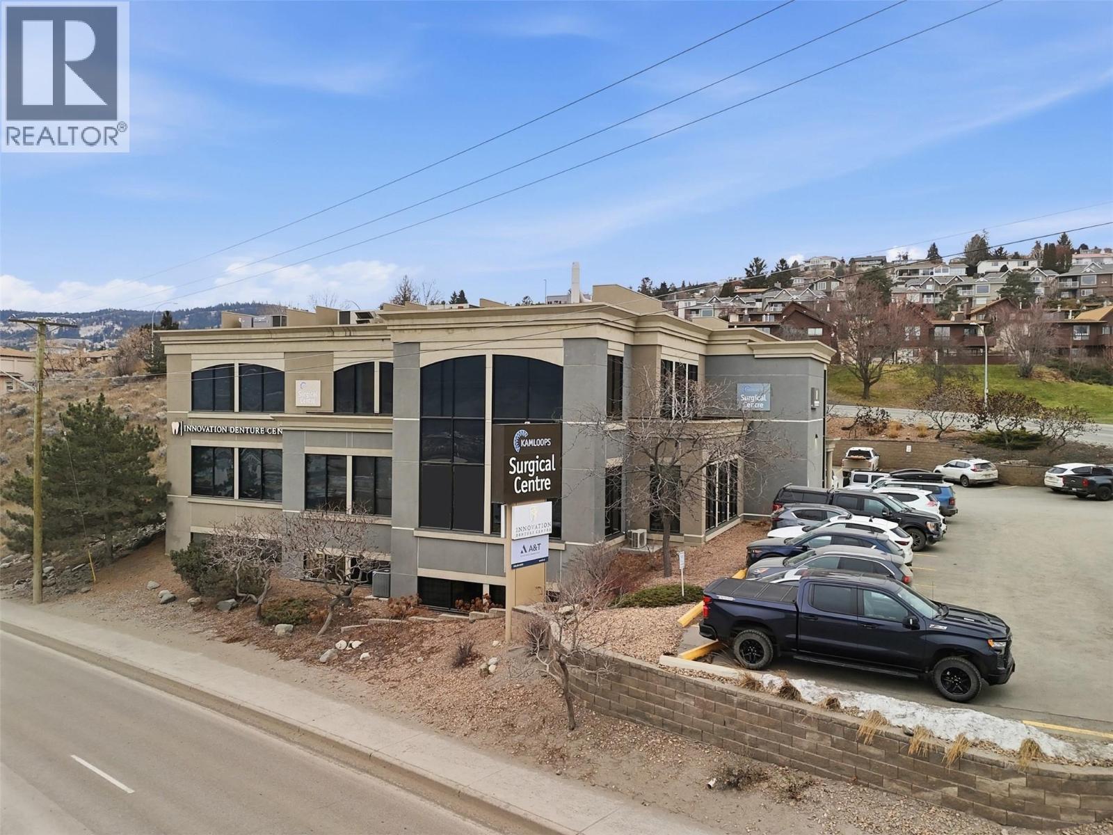 MLS® listing #29905336 for sale located at 741 Sahali Terrace Unit# 103